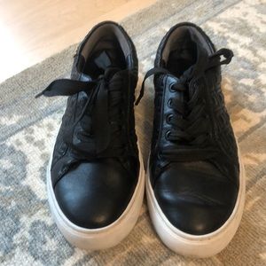 Size 5.5 Ladies Tory Burch Sneaker